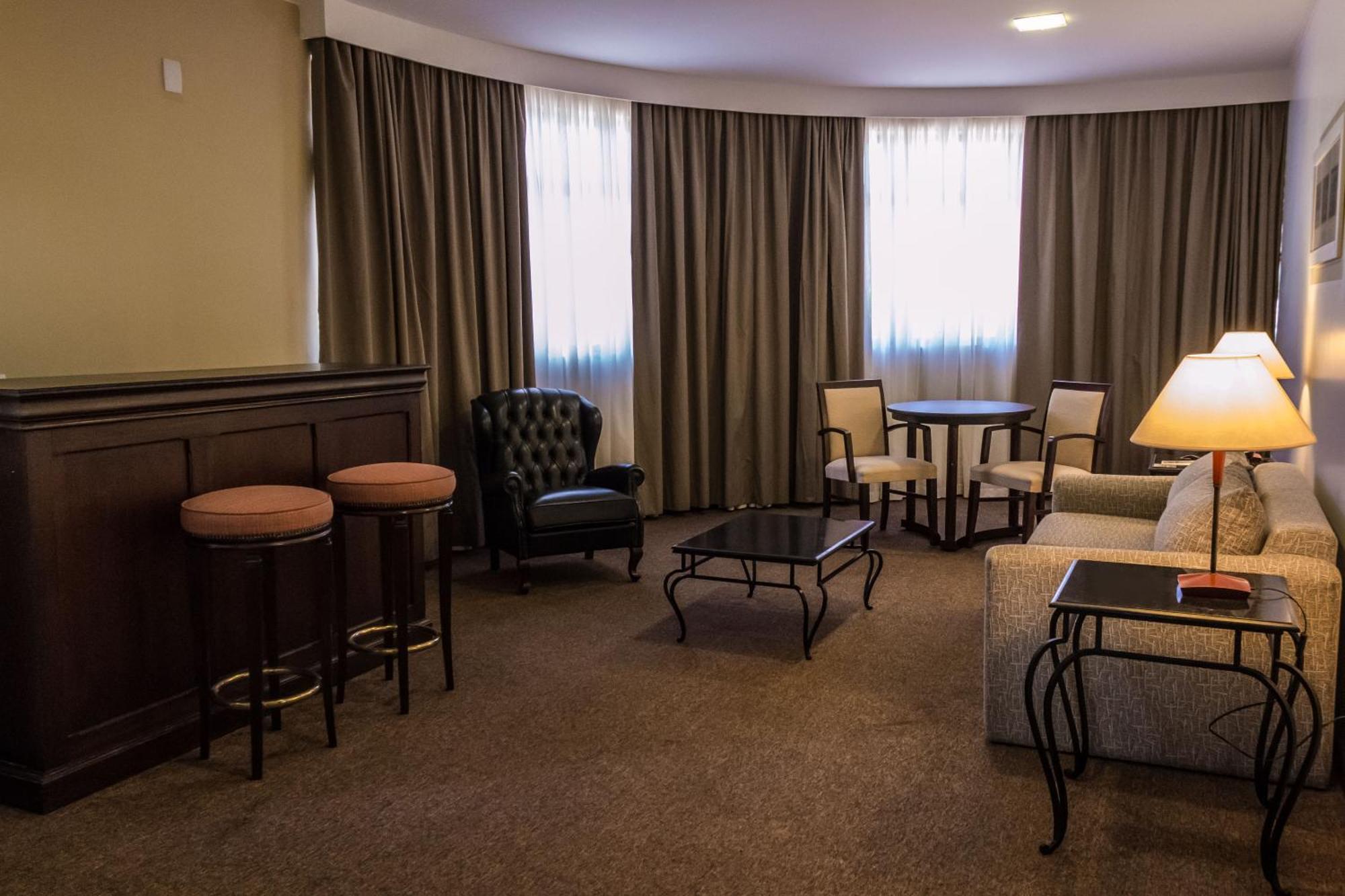 Marques Plaza Hotel ポウゾ・アレグレ 部屋 写真